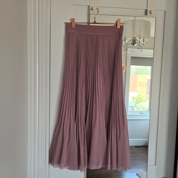Aritzia Mauve Pleated Midi Skirt - Picture 5 of 8